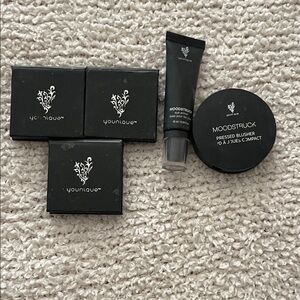 Younique Moodstruck Skincare Collection - Elegant Black
